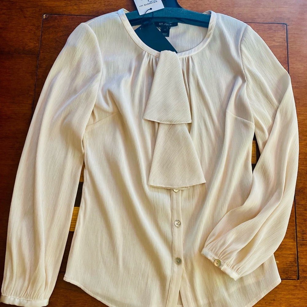 Women’s blouse